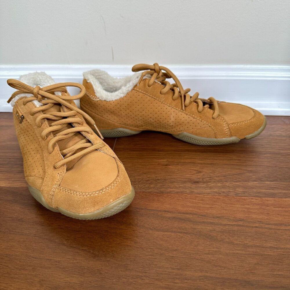 Ecko (Red) Suede Leather Monica Sneakers 8.5 Lace Up Shoes Shearling Lining Tan